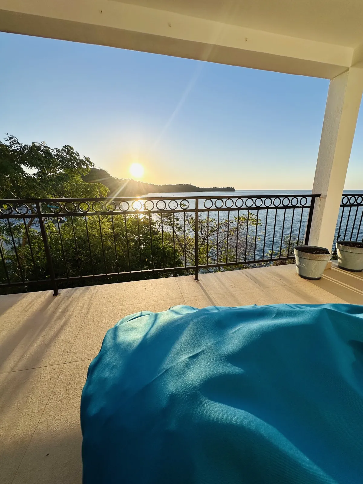 La grande terrasse au coucher de soleil