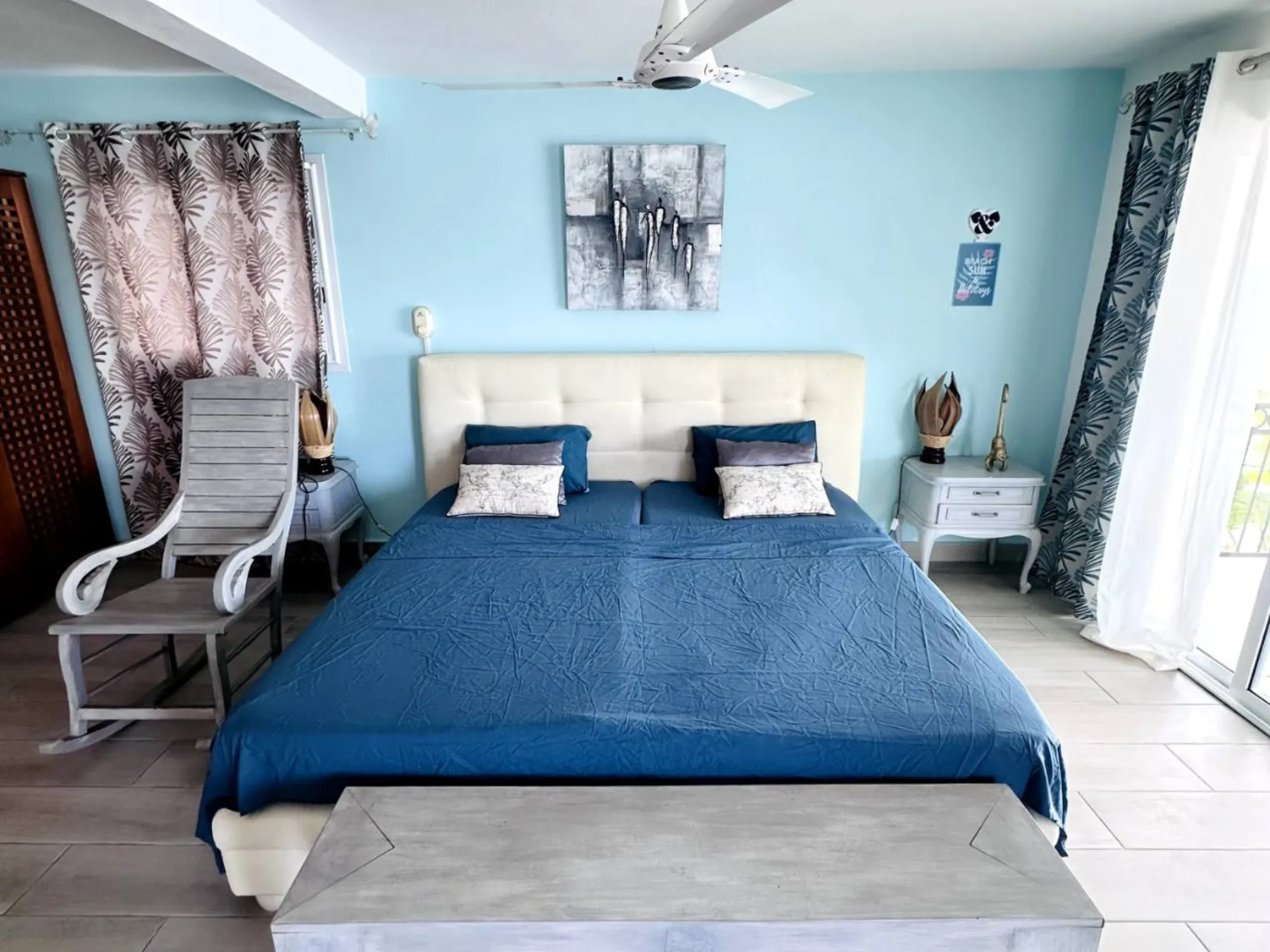 Chambre ouverte sur la mer