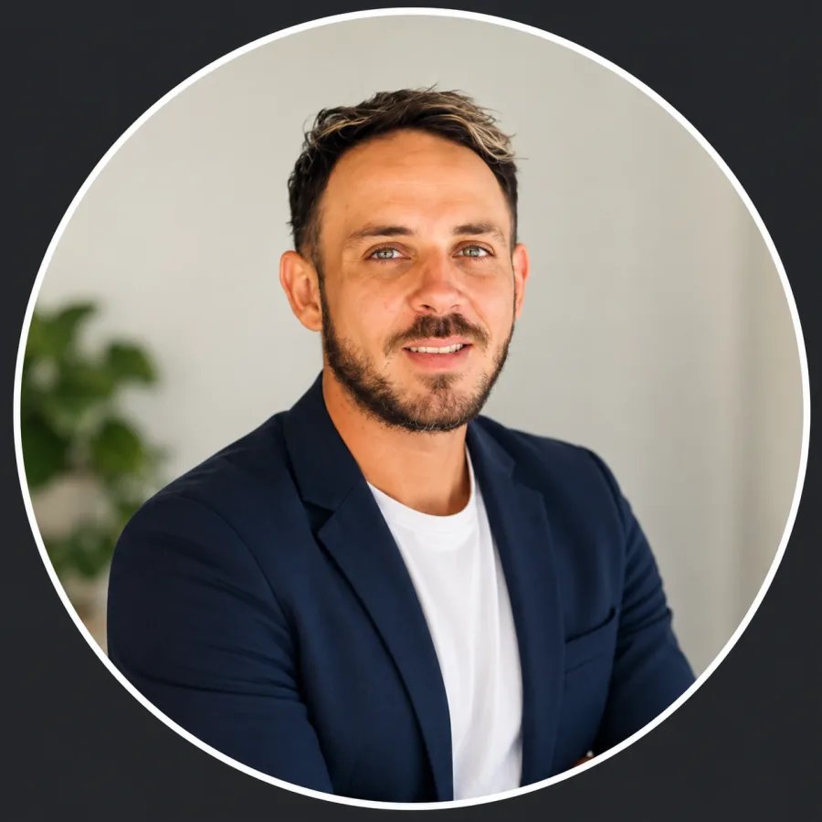 Chris, votre hôte